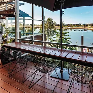 Mercure Sunshine Coast Hotel